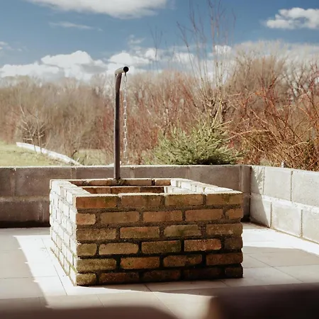 Natura Vendeghaz 度假居 *