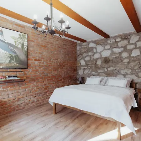 Natura Vendeghaz 度假居 *