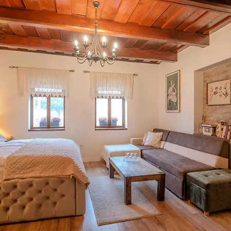 Natura Vendeghaz 度假居