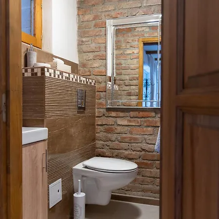 Natura Vendeghaz 度假居 *