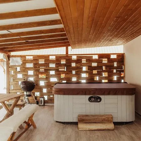 Natura Vendeghaz 度假居